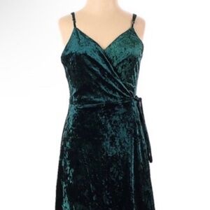 Lulus emerald green dress